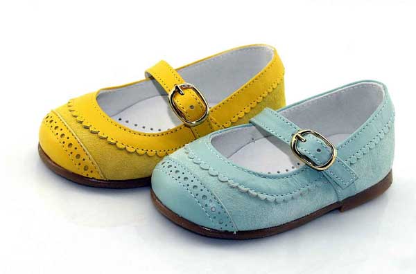 Orgulloso tono Tierras altas Zapatos niños hechos en España - Zapatos Infantiles Puntapié